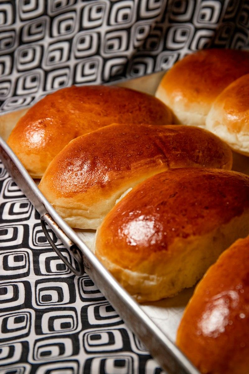 Panini al latte lucidi, appena sfornati
